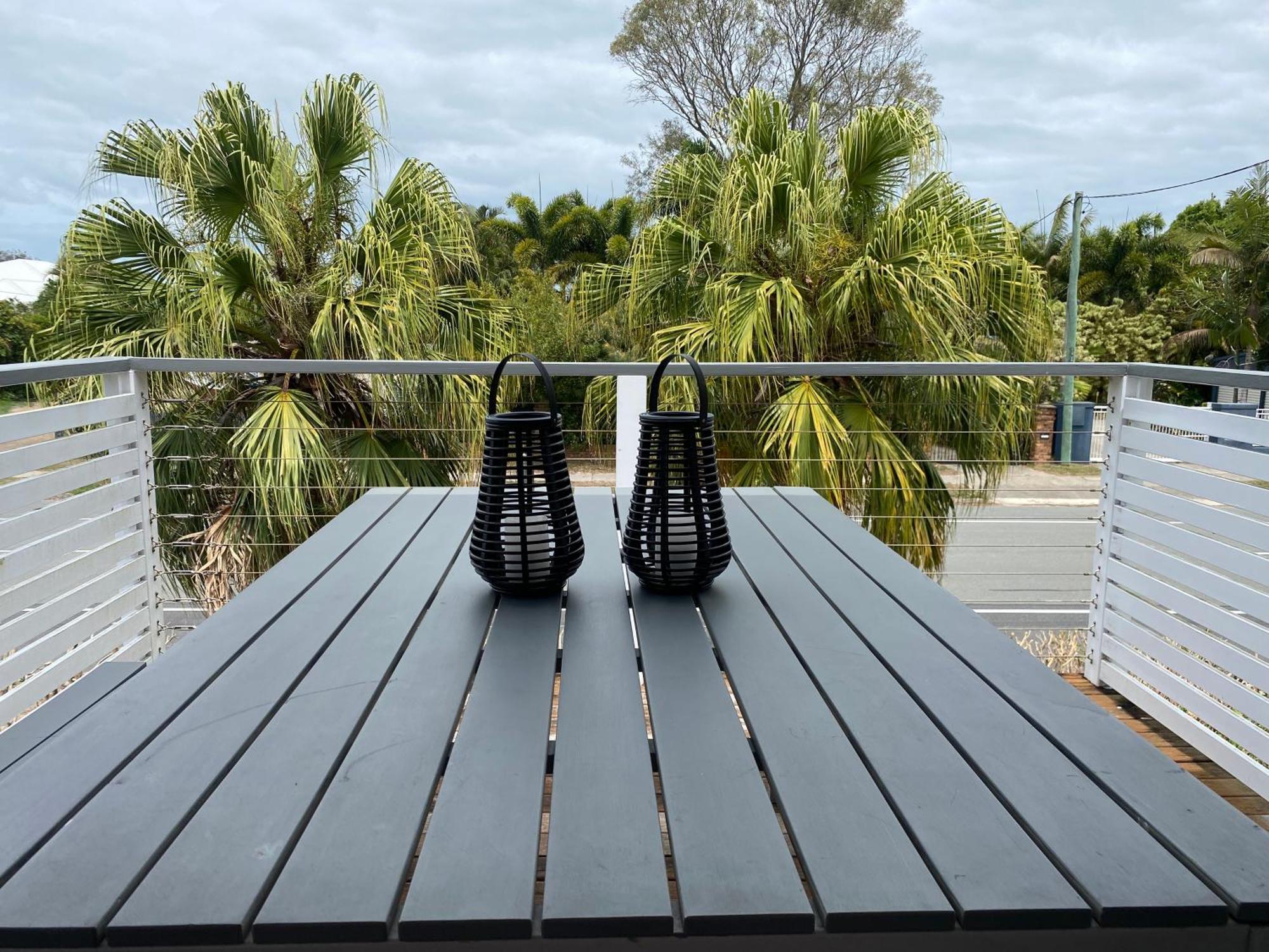 Beachmere Palms Motel Eksteriør bilde